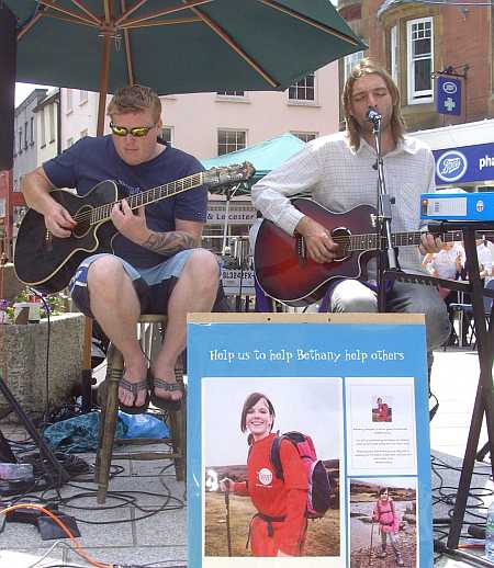 Jamie Murphy and Mike Osborne play for Cerebral Palsy charity event in Launceston Jamie Murphy and Mike Osborne performing in Launceston